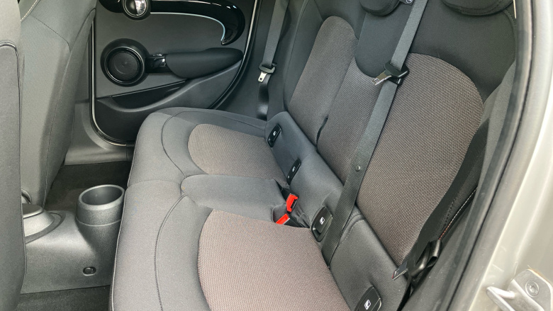 MINI Hatchback 1.5 Cooper Classic Premium 5dr Auto Petrol Hatchback